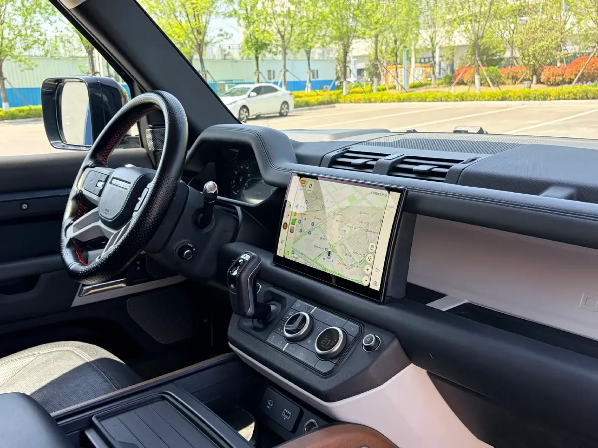 2022 Land Rover Defender 2.0T 300HP L4 8AT,autocango,china used car exporter,china ev exporter,chinese used car exporter,chinese used ev exporter