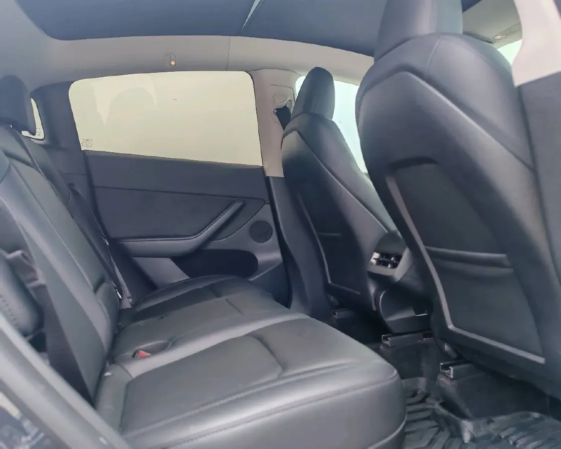 2024 Tesla Model Y BEV 78.4KWH,autocango,china used car exporter,china ev exporter,chinese used car exporter,chinese used ev exporter