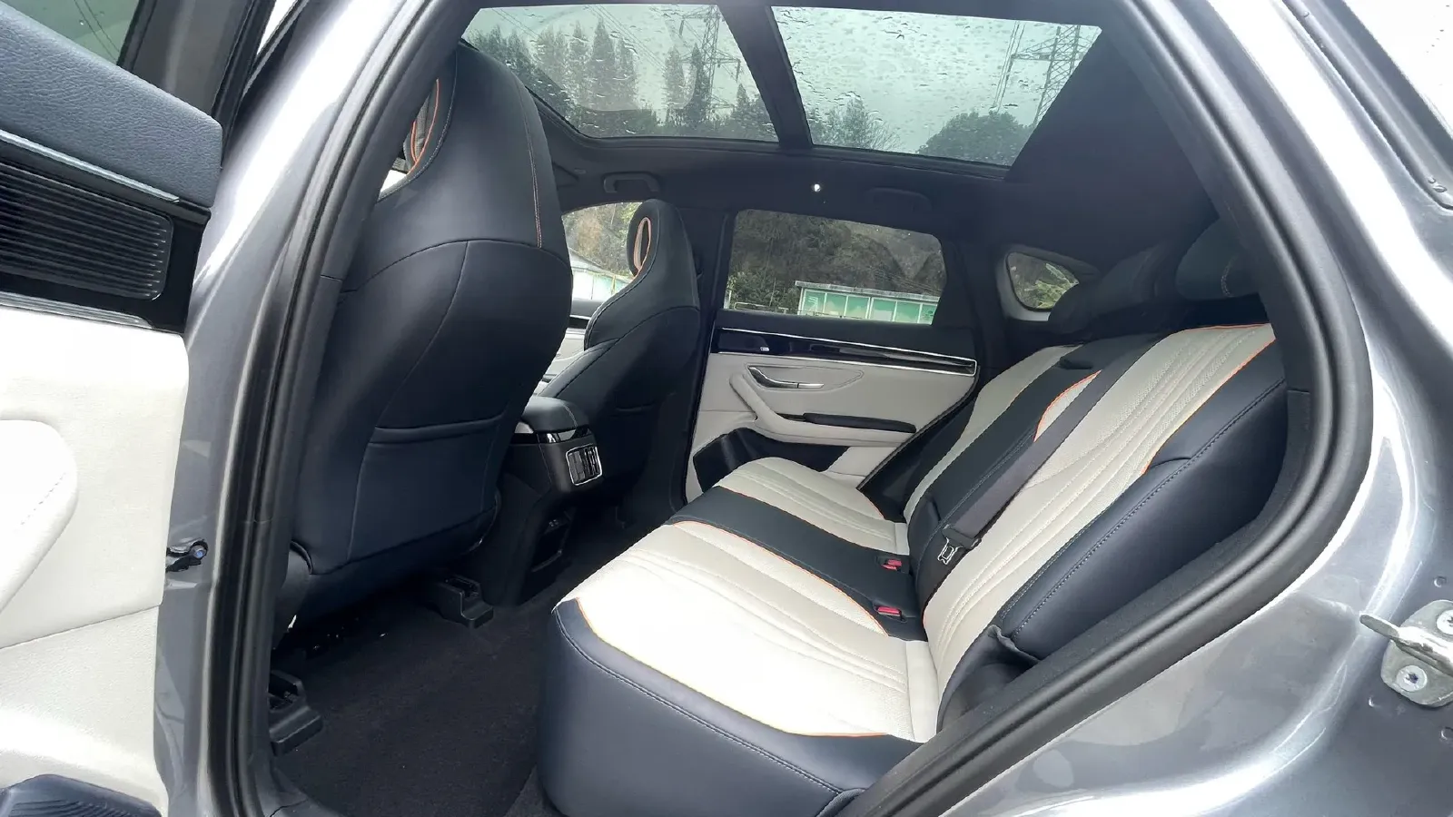 2021 Geely JiaJi 1.5T 177HP L3 7DCT PHEV 11.3KWH,autocango,china used car exporter,china ev exporter,chinese used car exporter,chinese used ev exporter