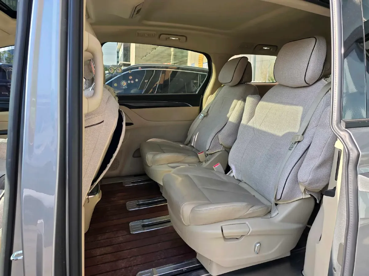 2023 Buick GL8 2.0T 237HP L4 9AT,autocango,china used car exporter,china ev exporter,chinese used car exporter,chinese used ev exporter