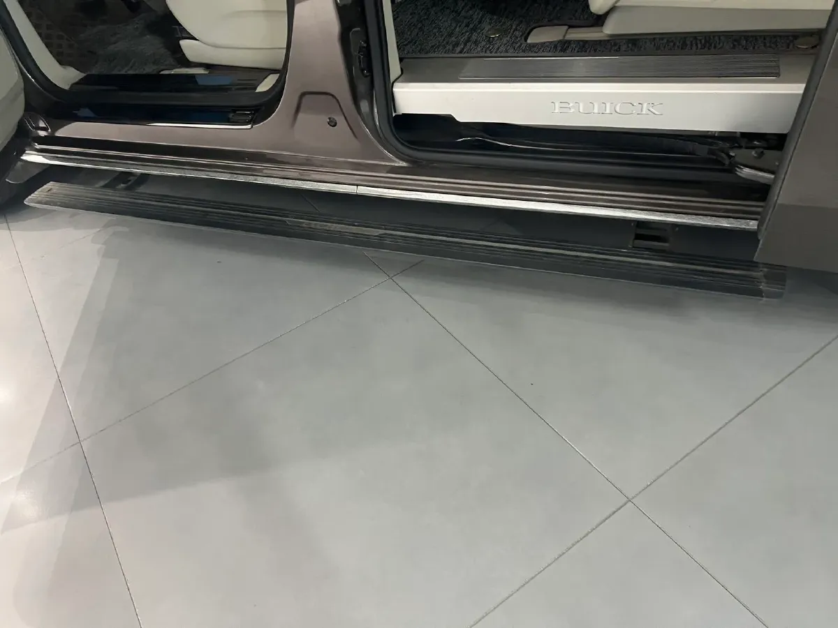 2023 Buick GL8 2.0T 237HP L4 9AT,autocango,china used car exporter,china ev exporter,chinese used car exporter,chinese used ev exporter