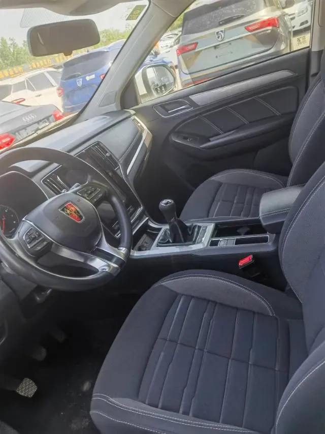 2020 Roewe RX5 1.5T 169HP L4 6MT,autocango,china used car exporter,china ev exporter,chinese used car exporter,chinese used ev exporter