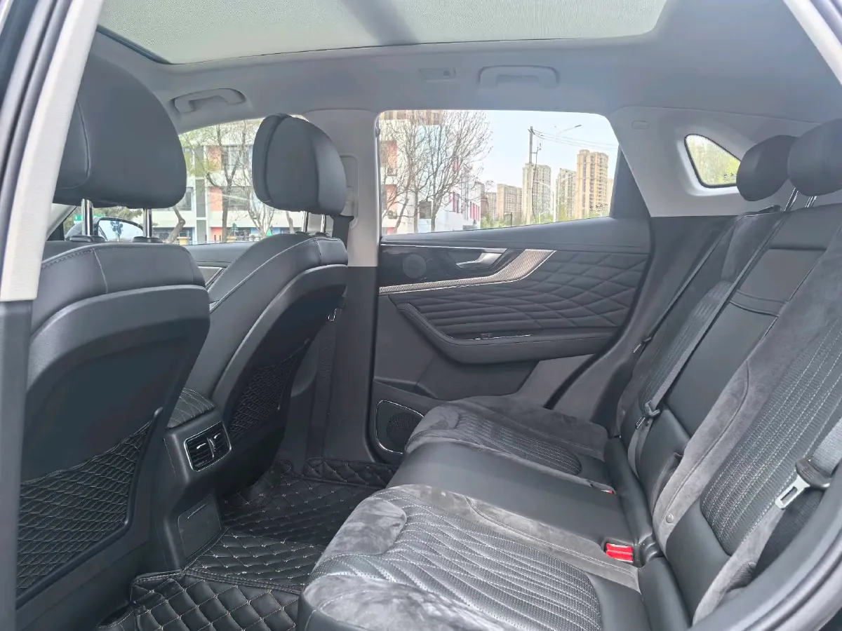 2022 HongQi HS5 2.0T 224HP L4 6AT,autocango,china used car exporter,china ev exporter,chinese used car exporter,chinese used ev exporter