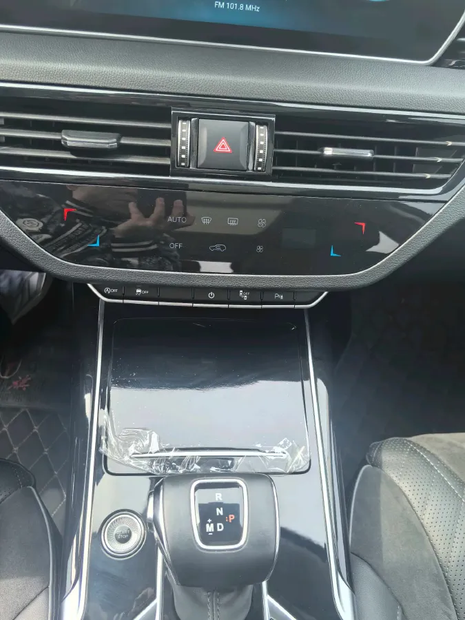 2022 HongQi HS5 2.0T 224HP L4 6AT,autocango,china used car exporter,china ev exporter,chinese used car exporter,chinese used ev exporter