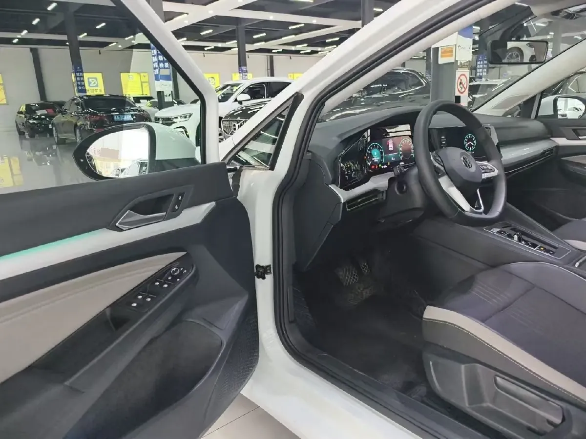 2023 Volkswagen Golf 1.4T 150HP L4 7DCT,autocango,china used car exporter,china ev exporter,chinese used car exporter,chinese used ev exporter