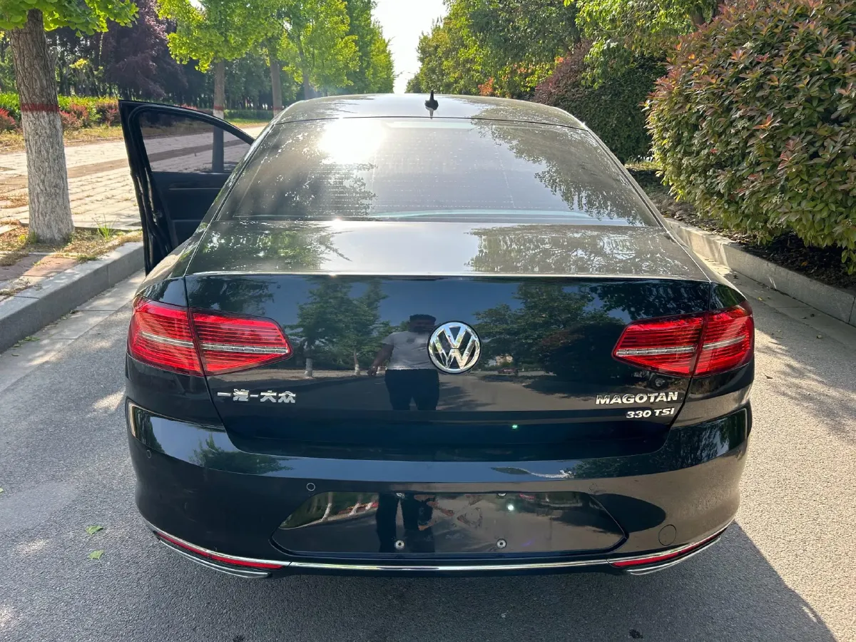 2019 Volkswagen Magotan 2.0T 186HP L4 7DCT,autocango,china used car exporter,china ev exporter,chinese used car exporter,chinese used ev exporter