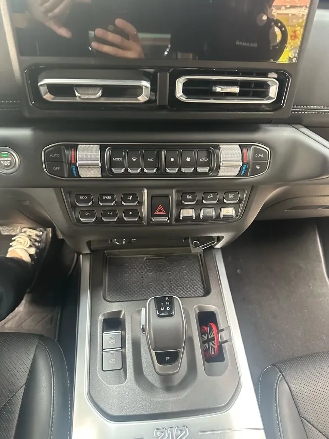 2025 212 212 T01 2.0T 252HP L4 8AT,autocango,china used car exporter,china ev exporter,chinese used car exporter,chinese used ev exporter