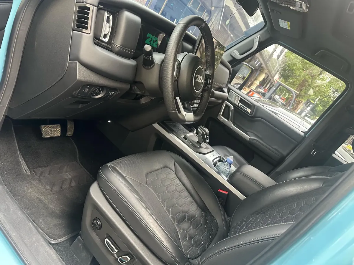 2025 212 212 T01 2.0T 252HP L4 8AT,autocango,china used car exporter,china ev exporter,chinese used car exporter,chinese used ev exporter