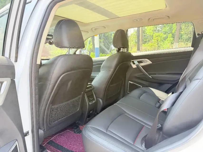 2020 Roewe i6 1.5T 169HP L4 7DCT,autocango,china used car exporter,china ev exporter,chinese used car exporter,chinese used ev exporter