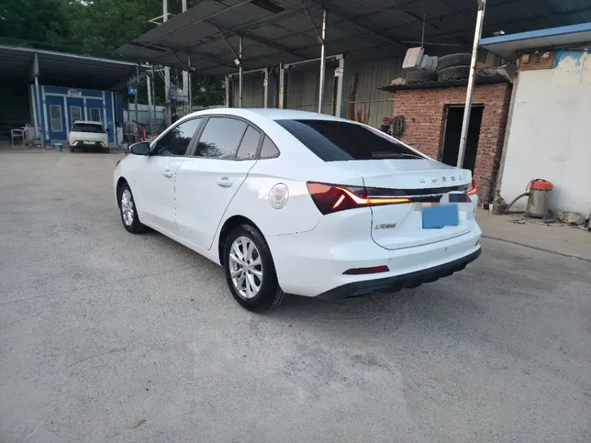 2023 Roewe i5 1.5L 129HP L4 5MT,autocango,china used car exporter,china ev exporter,chinese used car exporter,chinese used ev exporter