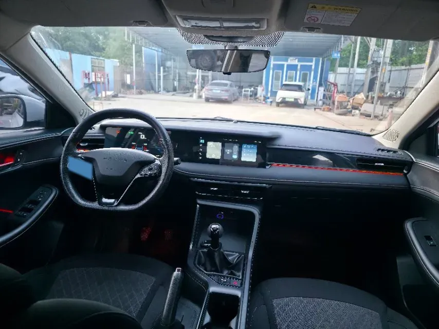 2023 Roewe i5 1.5L 129HP L4 5MT,autocango,china used car exporter,china ev exporter,chinese used car exporter,chinese used ev exporter