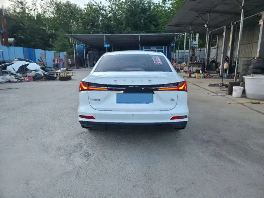 2023 Roewe i5 1.5L 129HP L4 5MT,autocango,china used car exporter,china ev exporter,chinese used car exporter,chinese used ev exporter