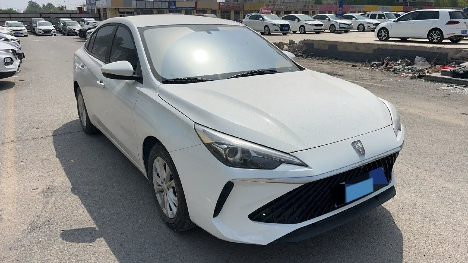 2023 Roewe i5 1.5L 129HP L4 5MT,autocango,china used car exporter,china ev exporter,chinese used car exporter,chinese used ev exporter