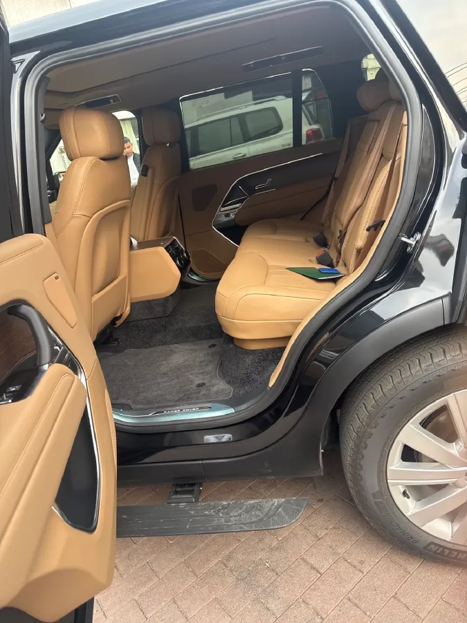 2026 Land Rover Range Rover Velar 3.0T 400HP L6 8AT,autocango,china used car exporter,china ev exporter,chinese used car exporter,chinese used ev exporter