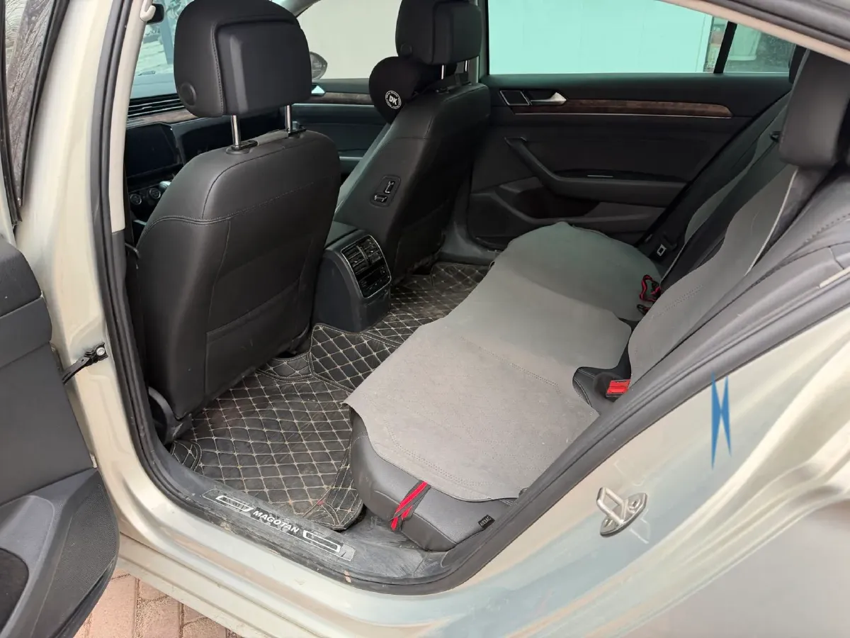 2018 Volkswagen Magotan 1.8T 180HP L4 7DCT,autocango,china used car exporter,china ev exporter,chinese used car exporter,chinese used ev exporter