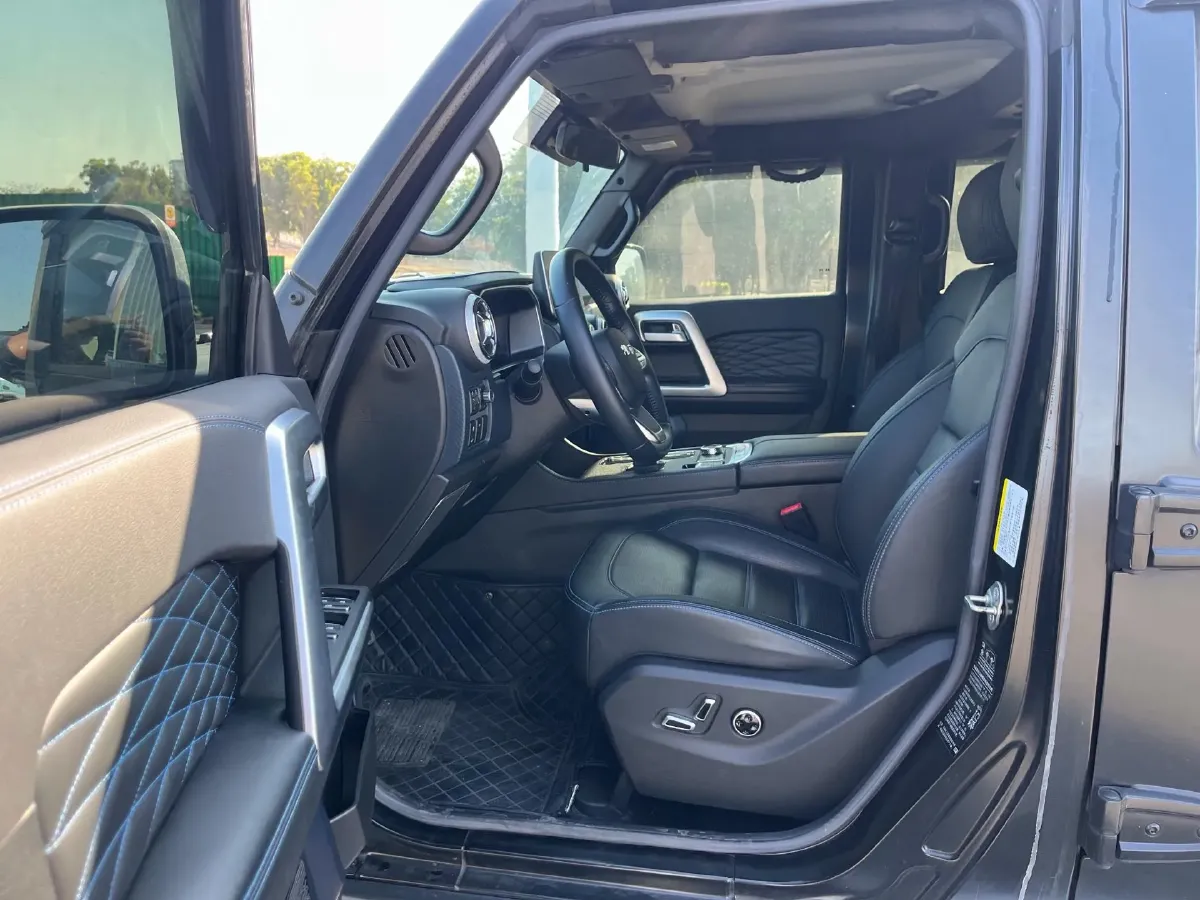 2023 Beijing BJ40 2.0T 163HP L4 8AT,autocango,china used car exporter,china ev exporter,chinese used car exporter,chinese used ev exporter