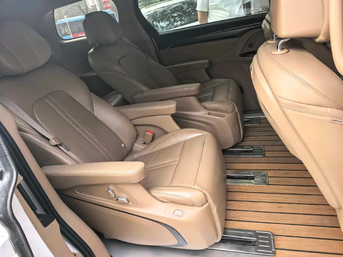 2020 Buick GL8 2.0T 237HP L4 9AT,autocango,china used car exporter,china ev exporter,chinese used car exporter,chinese used ev exporter