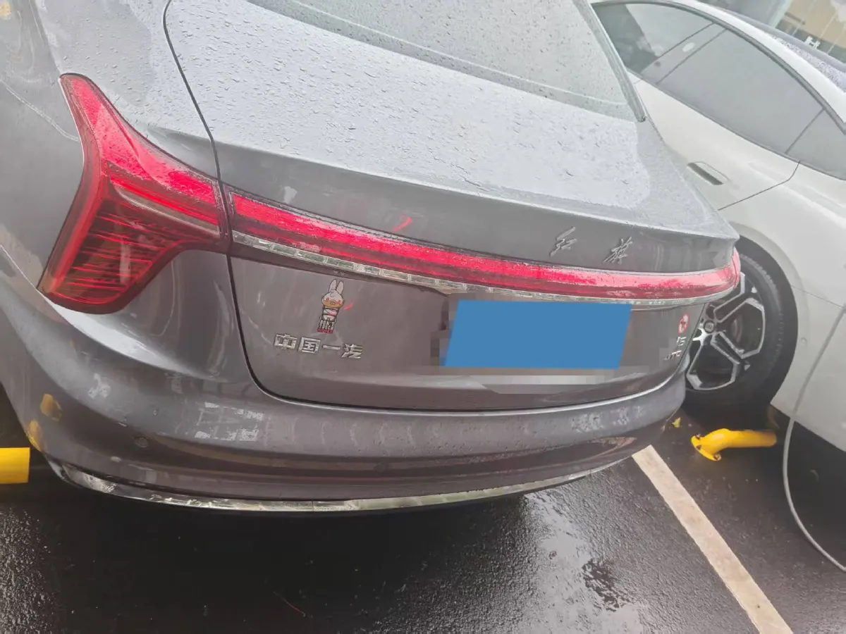 2023 HongQi H5 2.0T 224HP L4 8AT,autocango,china used car exporter,china ev exporter,chinese used car exporter,chinese used ev exporter