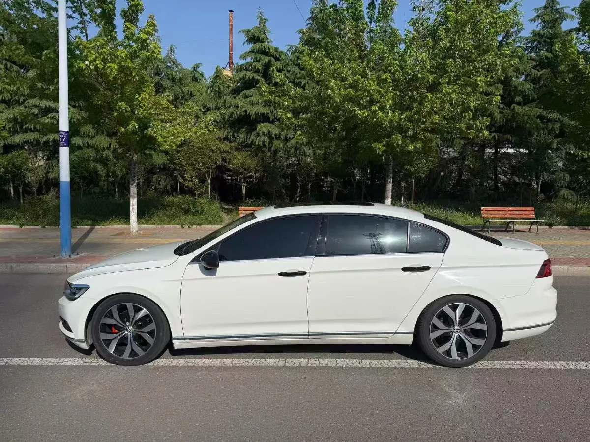 2018 Volkswagen Magotan 1.8T 180HP L4 7DCT,autocango,china used car exporter,china ev exporter,chinese used car exporter,chinese used ev exporter