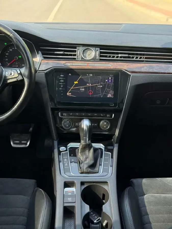 2018 Volkswagen Magotan 1.8T 180HP L4 7DCT,autocango,china used car exporter,china ev exporter,chinese used car exporter,chinese used ev exporter