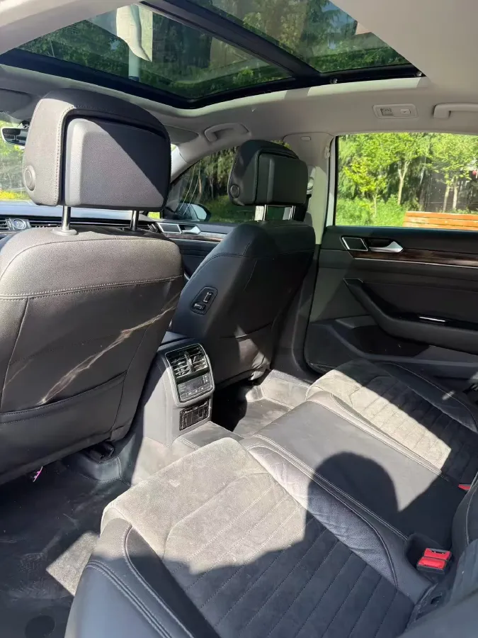 2018 Volkswagen Magotan 1.8T 180HP L4 7DCT,autocango,china used car exporter,china ev exporter,chinese used car exporter,chinese used ev exporter