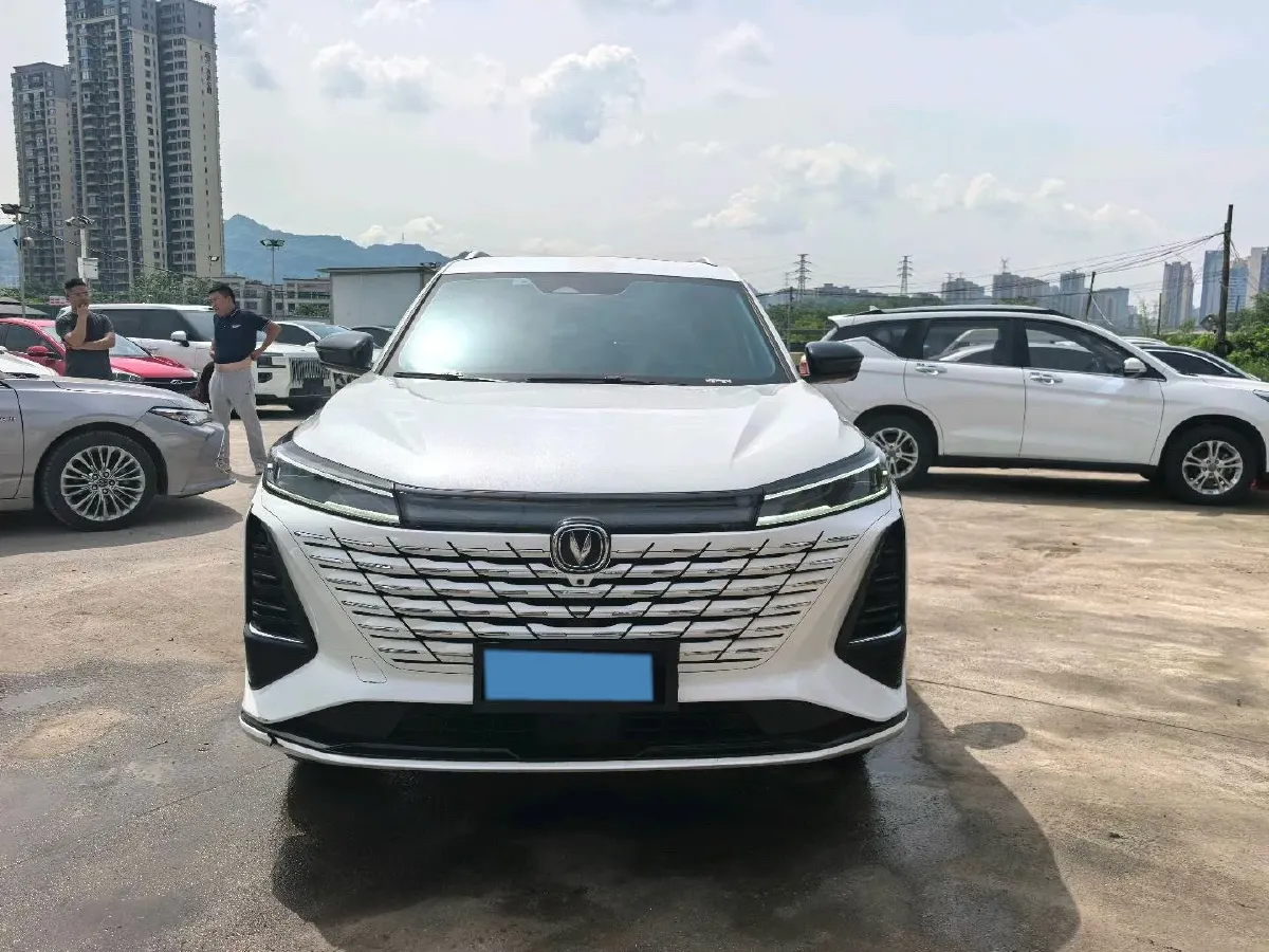 2023 ChangAn CS75 Plus 1.5T 188HP L4 8AT,autocango,china used car exporter,china ev exporter,chinese used car exporter,chinese used ev exporter
