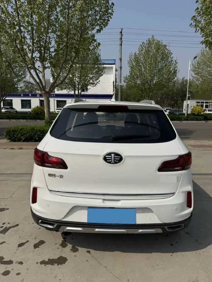 2019 Bestune X40 1.6L 114HP L4 6AT,autocango,china used car exporter,china ev exporter,chinese used car exporter,chinese used ev exporter