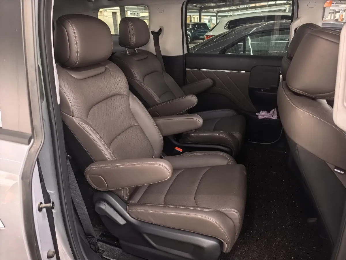 2025 WuLing XingGuang 730 1.5T 177HP L4 CVT,autocango,china used car exporter,china ev exporter,chinese used car exporter,chinese used ev exporter