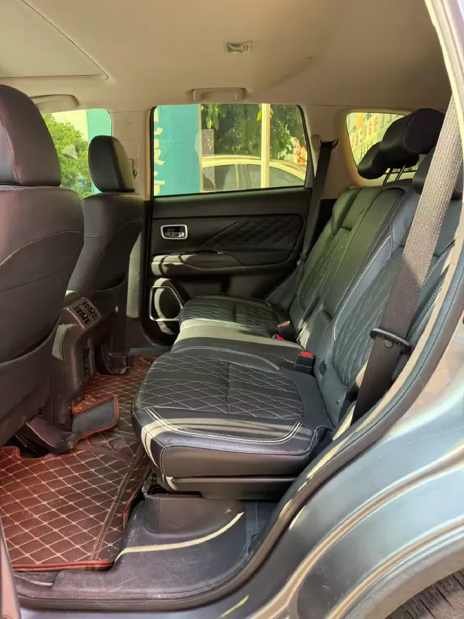 2020 Mitsubishi Outlander 2.4L 192HP L4 CVT,autocango,china used car exporter,china ev exporter,chinese used car exporter,chinese used ev exporter