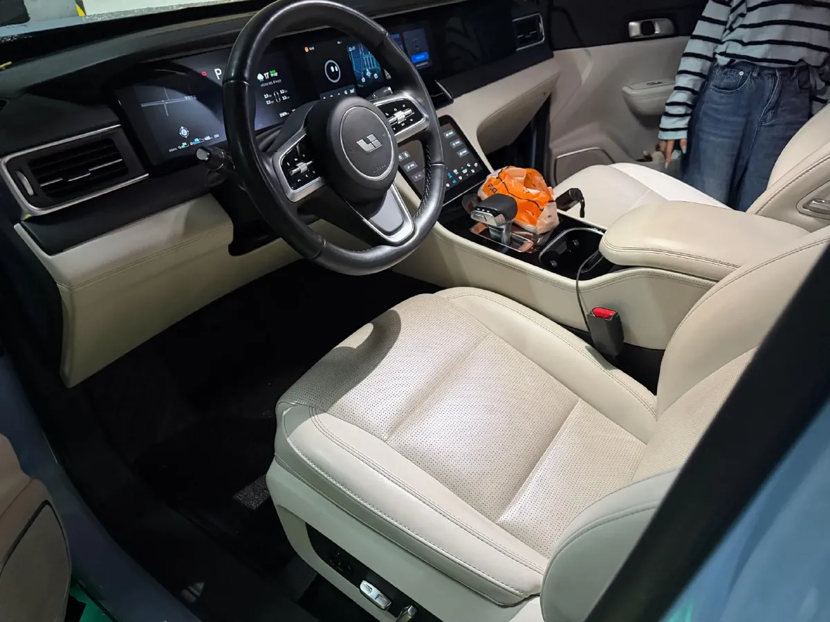 2021 Li ONE Range Extended 131HP REEV 40.5KWH,autocango,china used car exporter,china ev exporter,chinese used car exporter,chinese used ev exporter