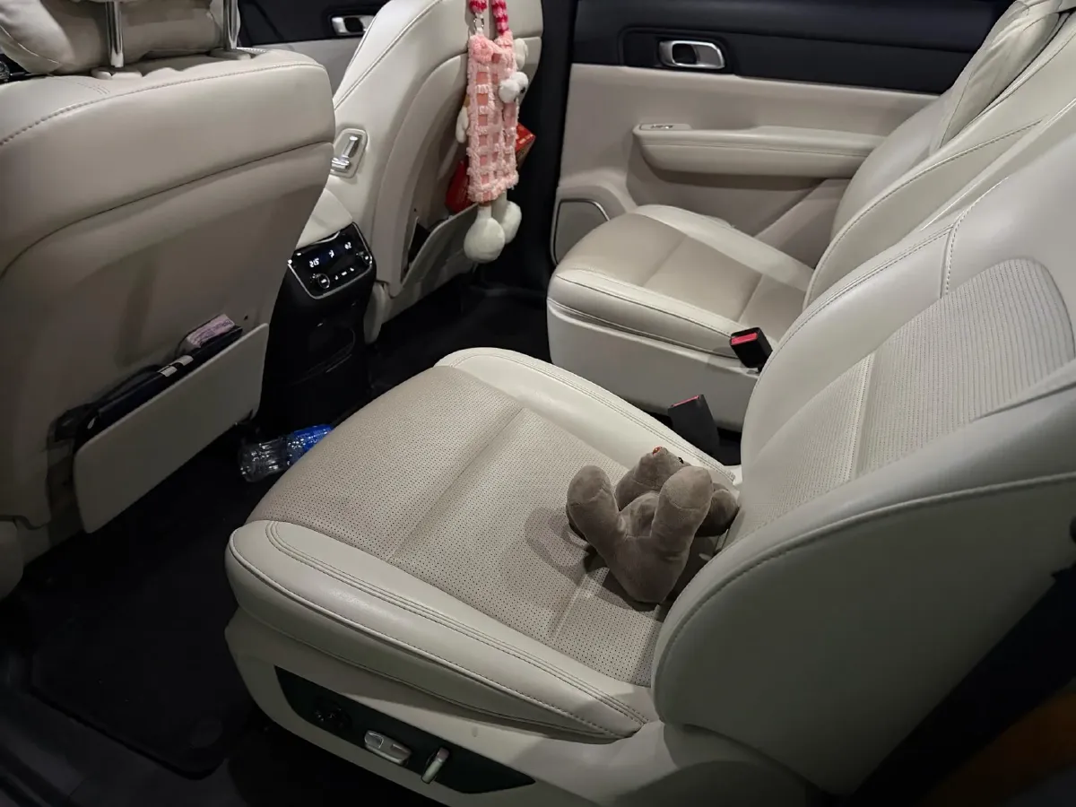 2021 Li ONE Range Extended 131HP REEV 40.5KWH,autocango,china used car exporter,china ev exporter,chinese used car exporter,chinese used ev exporter