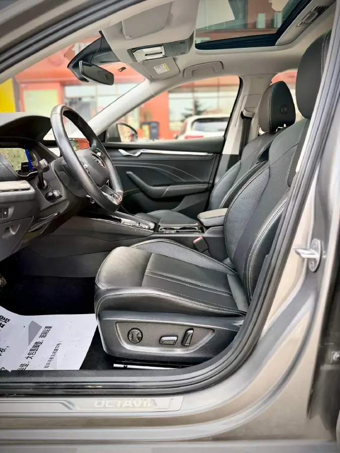 2022 Skoda Octavia 1.4T 150HP L4 7DCT,autocango,china used car exporter,china ev exporter,chinese used car exporter,chinese used ev exporter