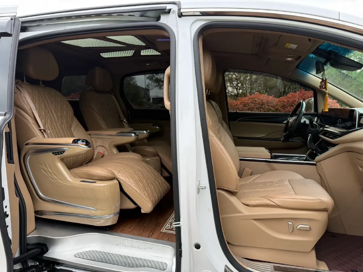 2021 Buick GL8 2.0T 237HP L4 9AT,autocango,china used car exporter,china ev exporter,chinese used car exporter,chinese used ev exporter