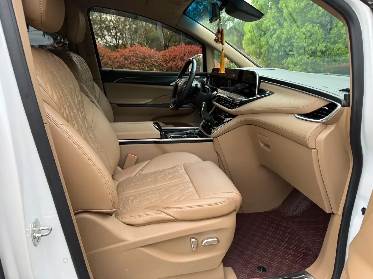 2021 Buick GL8 2.0T 237HP L4 9AT,autocango,china used car exporter,china ev exporter,chinese used car exporter,chinese used ev exporter