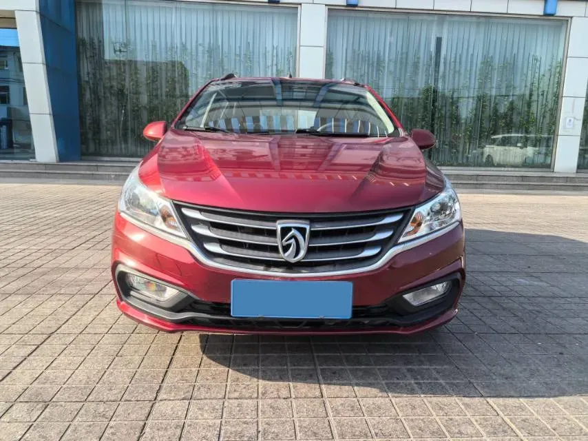 2020 BaoJun 310 1.2L 80HP L4 5MT,autocango,china used car exporter,china ev exporter,chinese used car exporter,chinese used ev exporter