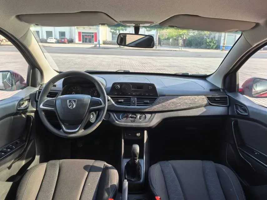 2020 BaoJun 310 1.2L 80HP L4 5MT,autocango,china used car exporter,china ev exporter,chinese used car exporter,chinese used ev exporter