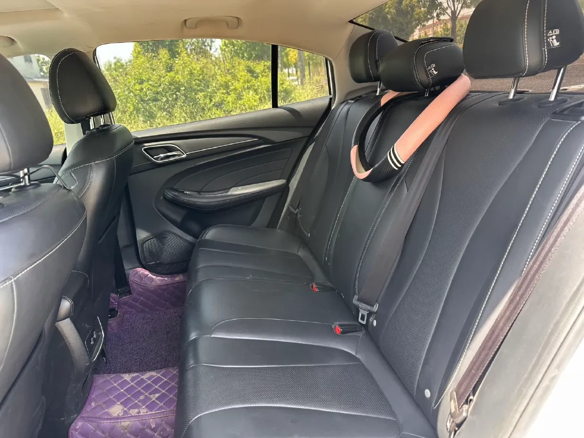 2020 Roewe i5 1.5L 120HP L4 CVT,autocango,china used car exporter,china ev exporter,chinese used car exporter,chinese used ev exporter