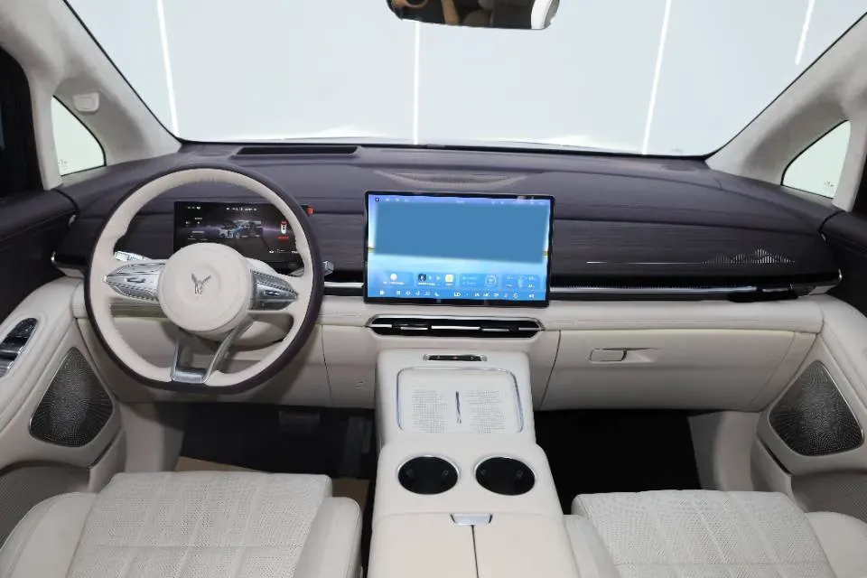 2026 Voyah Dream 1.5T 150HP L4 PHEV,autocango,china used car exporter,china ev exporter,chinese used car exporter,chinese used ev exporter