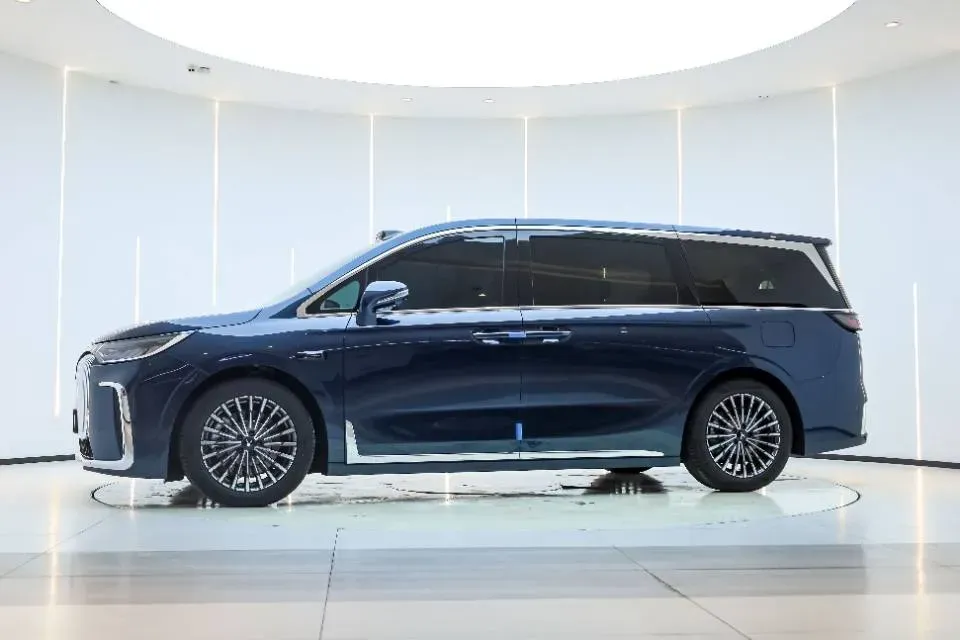 2026 Voyah Dream 1.5T 150HP L4 PHEV,autocango,china used car exporter,china ev exporter,chinese used car exporter,chinese used ev exporter