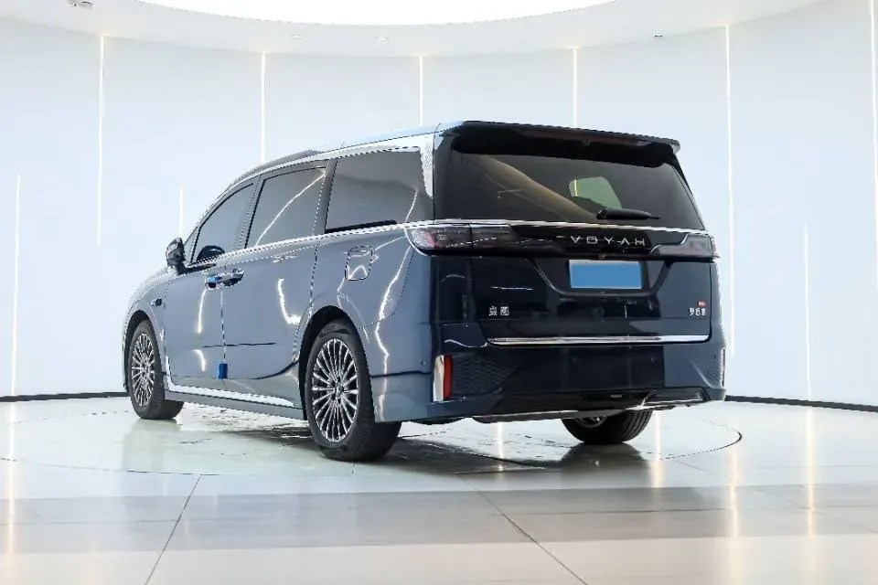2026 Voyah Dream 1.5T 150HP L4 PHEV,autocango,china used car exporter,china ev exporter,chinese used car exporter,chinese used ev exporter