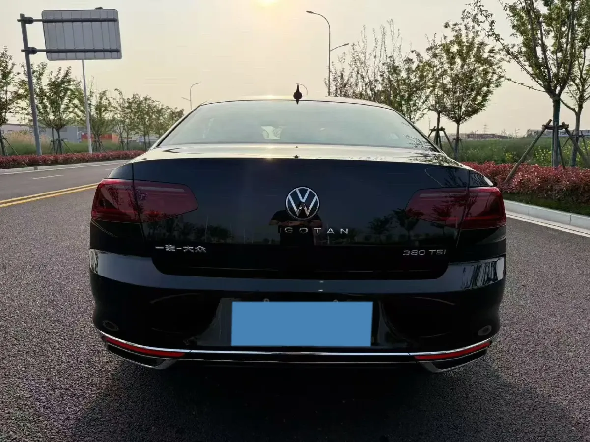 2026 Volkswagen Magotan 2.0T 220HP L4 7DCT,autocango,china used car exporter,china ev exporter,chinese used car exporter,chinese used ev exporter