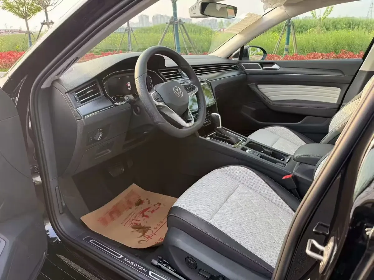 2026 Volkswagen Magotan 2.0T 220HP L4 7DCT,autocango,china used car exporter,china ev exporter,chinese used car exporter,chinese used ev exporter