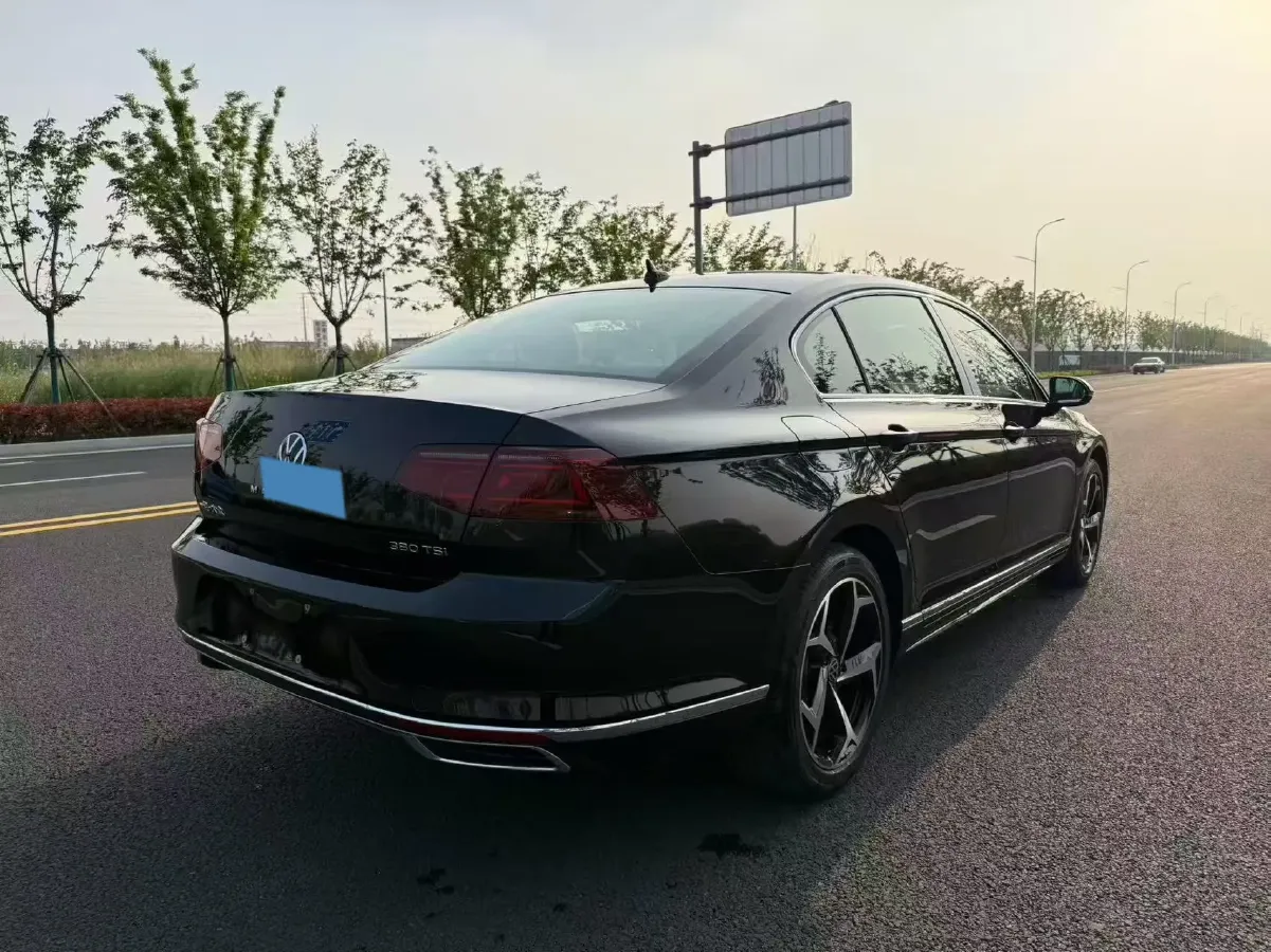 2026 Volkswagen Magotan 2.0T 220HP L4 7DCT,autocango,china used car exporter,china ev exporter,chinese used car exporter,chinese used ev exporter