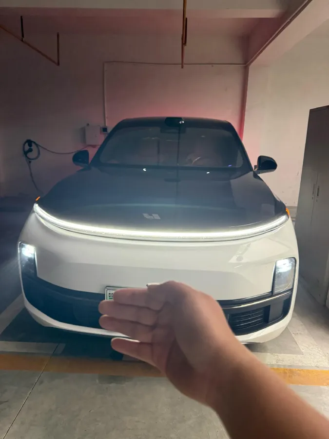 2022 Li L9 Range Extended 154HP REEV 42.6KWH,autocango,china used car exporter,china ev exporter,chinese used car exporter,chinese used ev exporter