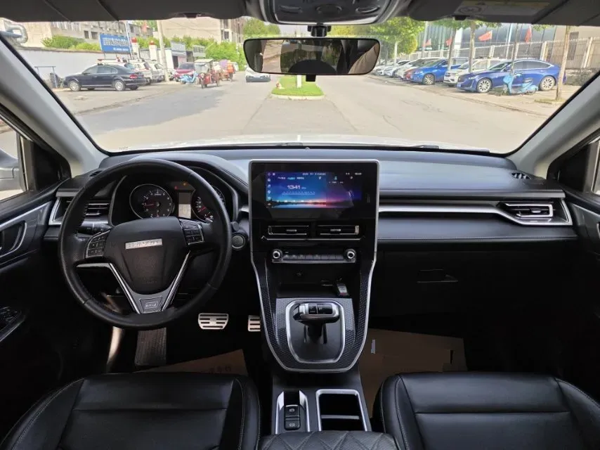 2023 Haval M6 1.5T 150HP L4 7DCT,autocango,china used car exporter,china ev exporter,chinese used car exporter,chinese used ev exporter