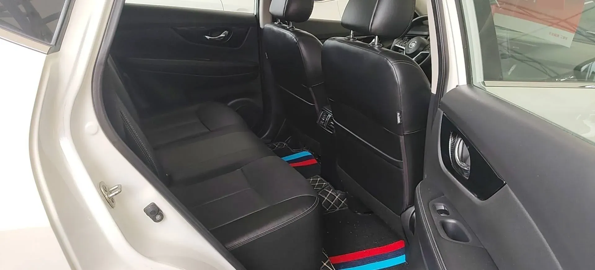 2021 Nissan X-Trail 2.5L 181HP L4 CVT,autocango,china used car exporter,china ev exporter,chinese used car exporter,chinese used ev exporter