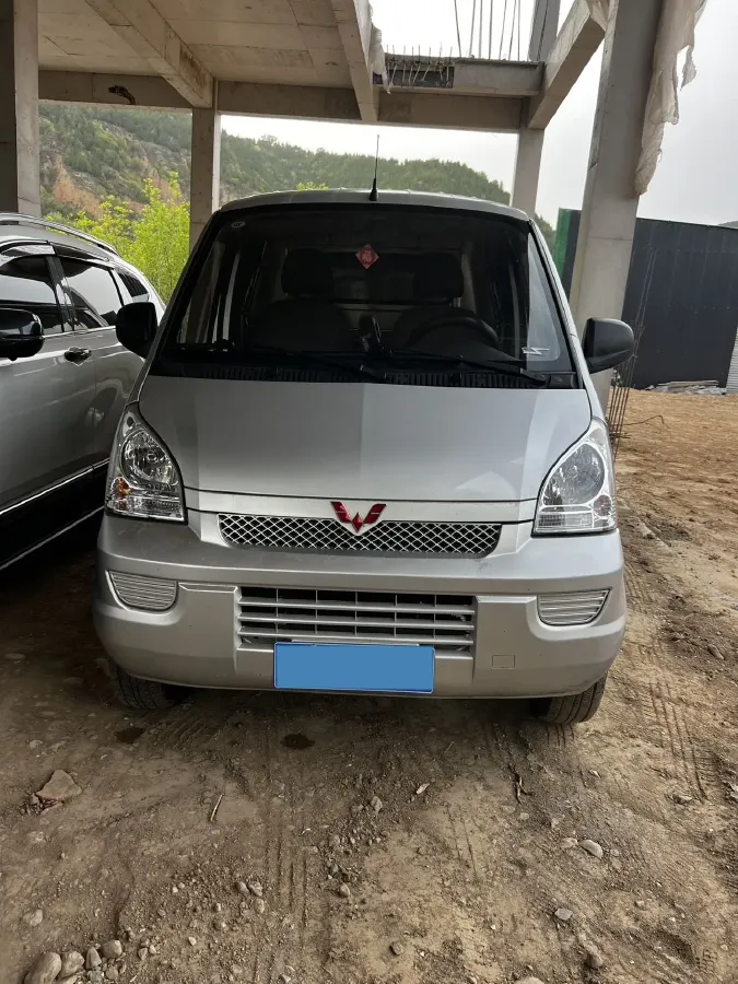 2019 WuLing RongGuang 1.5L 107HP L4 5MT,autocango,china used car exporter,china ev exporter,chinese used car exporter,chinese used ev exporter