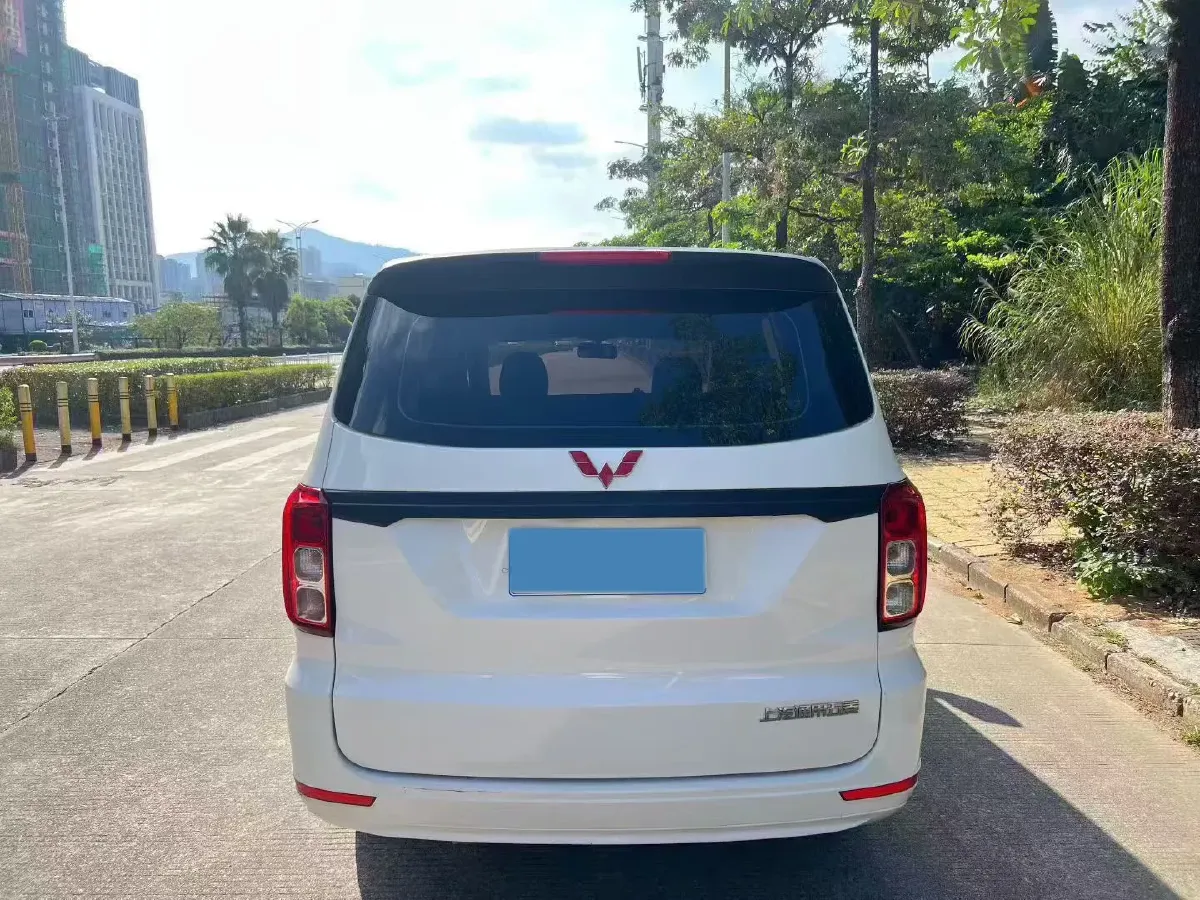 2021 WuLing HongGuang 1.5L 99HP L4 6MT,autocango,china used car exporter,china ev exporter,chinese used car exporter,chinese used ev exporter