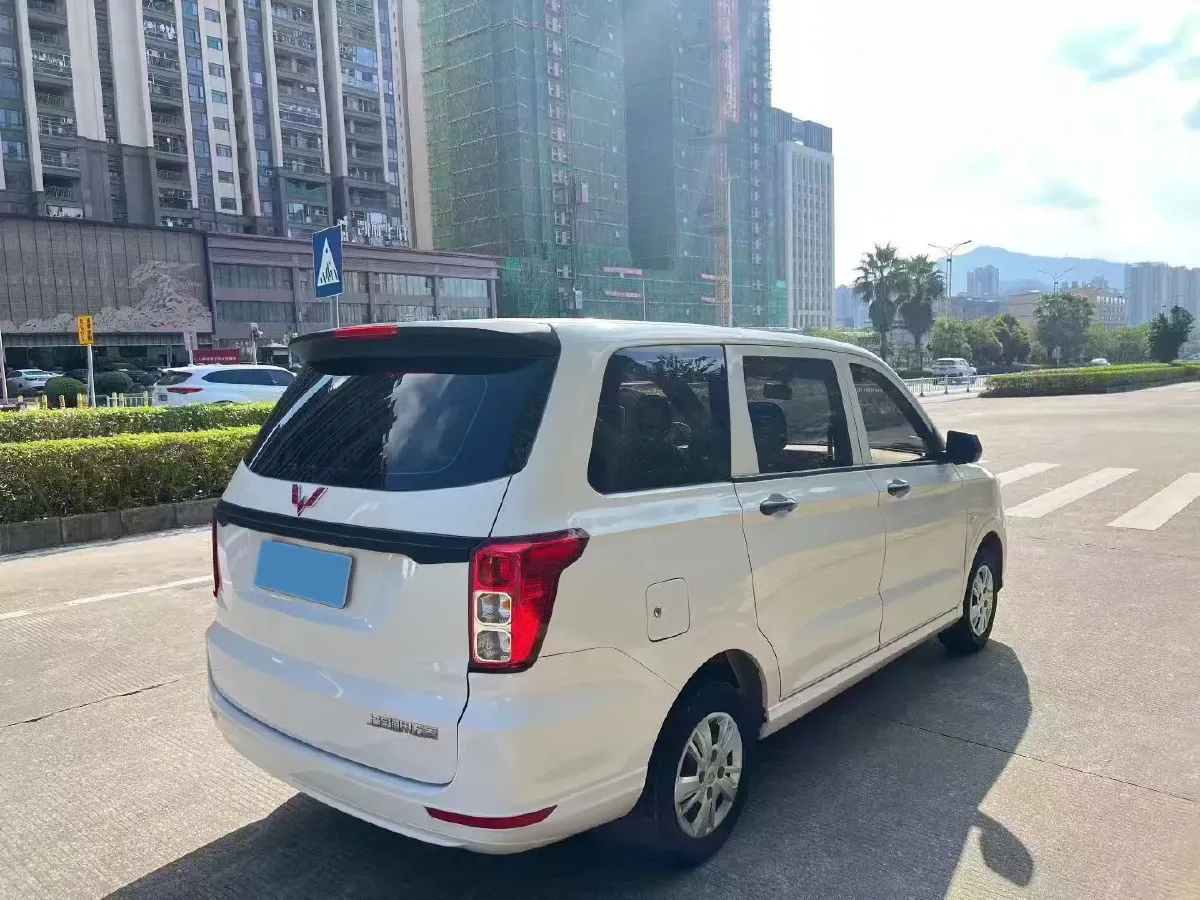 2021 WuLing HongGuang 1.5L 99HP L4 6MT,autocango,china used car exporter,china ev exporter,chinese used car exporter,chinese used ev exporter