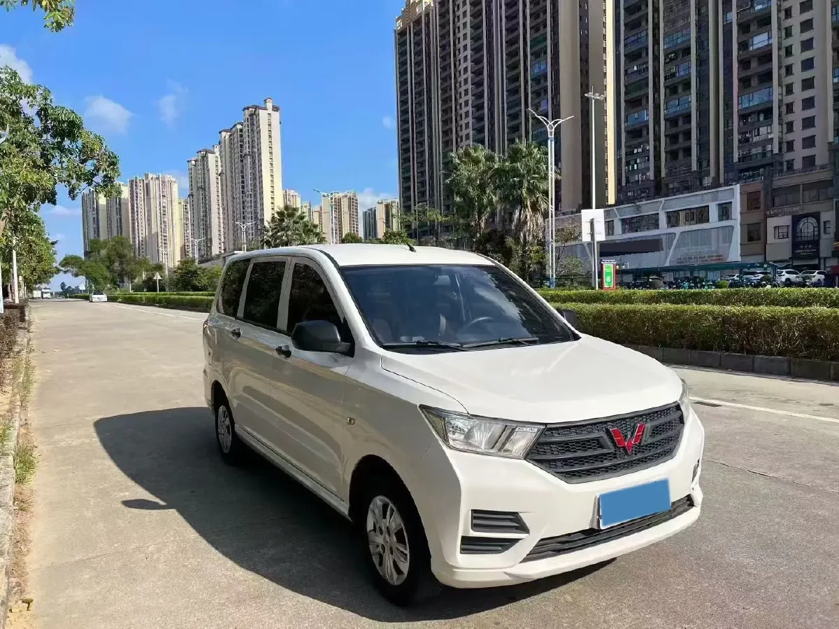 2021 WuLing HongGuang 1.5L 99HP L4 6MT,autocango,china used car exporter,china ev exporter,chinese used car exporter,chinese used ev exporter